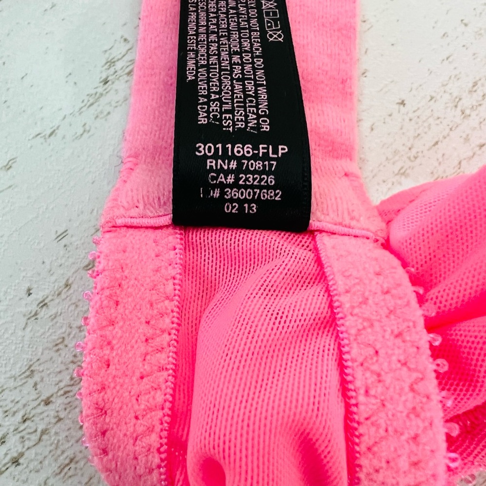 Victoria’s Secret Balconet Bra 34D - Picture 10 of 10